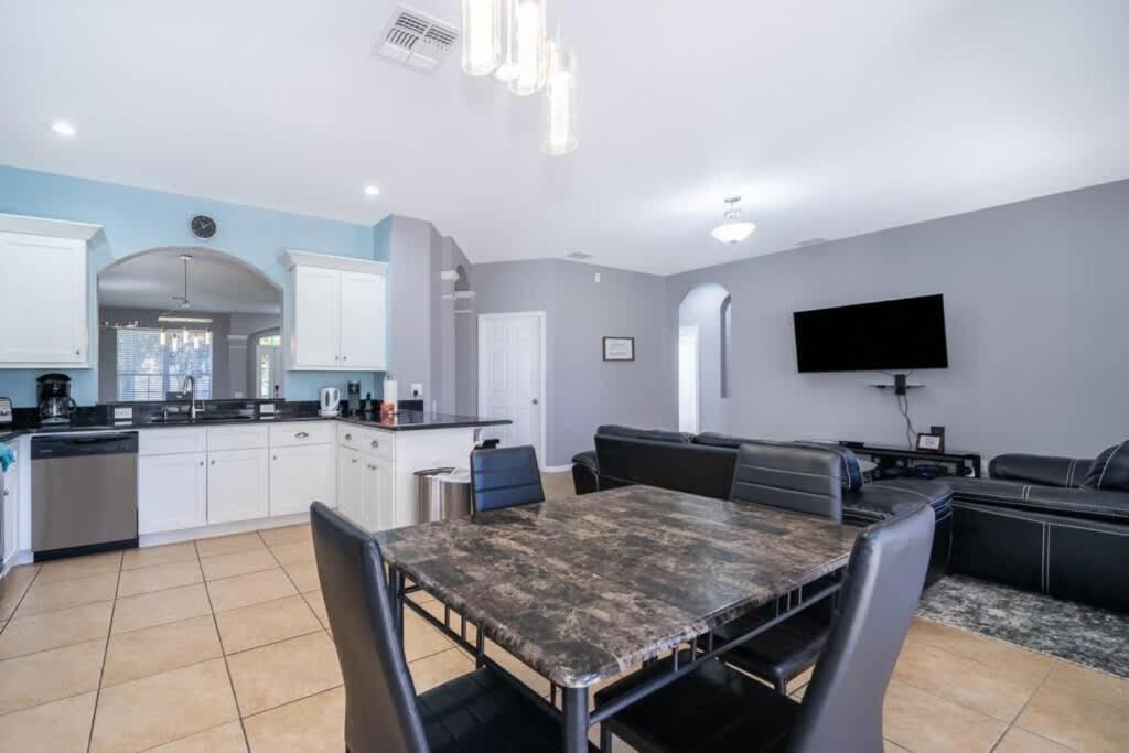 Holiday home Luxury 6 Bedroom Pool In Windsor Hills *