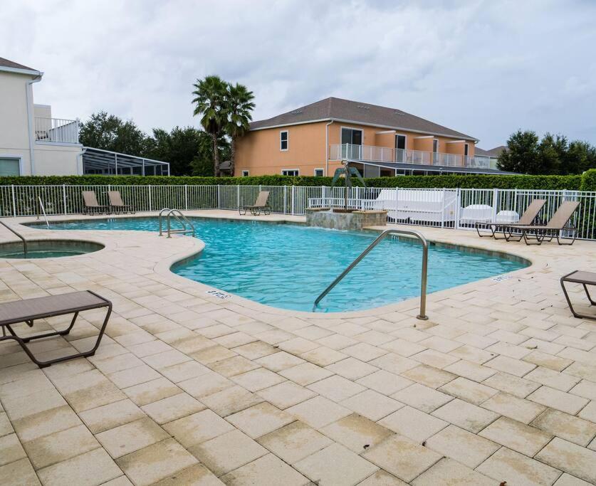 Clermont Fun Townhouse With Pool Close To Holiday home