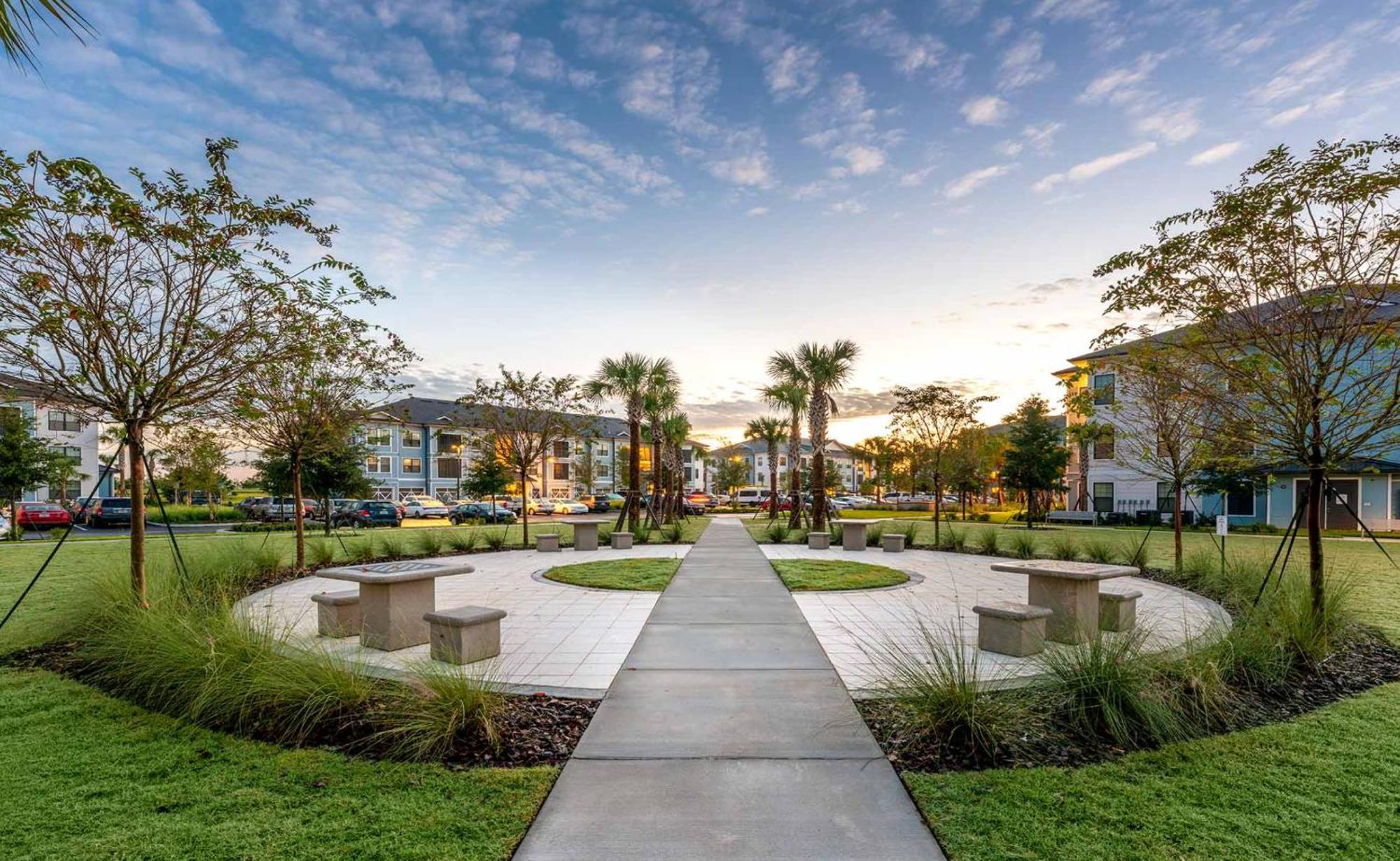 Full With King Bed, Pet-friendly & 15 Min To Parks And Lots Of Amenities * Orlando