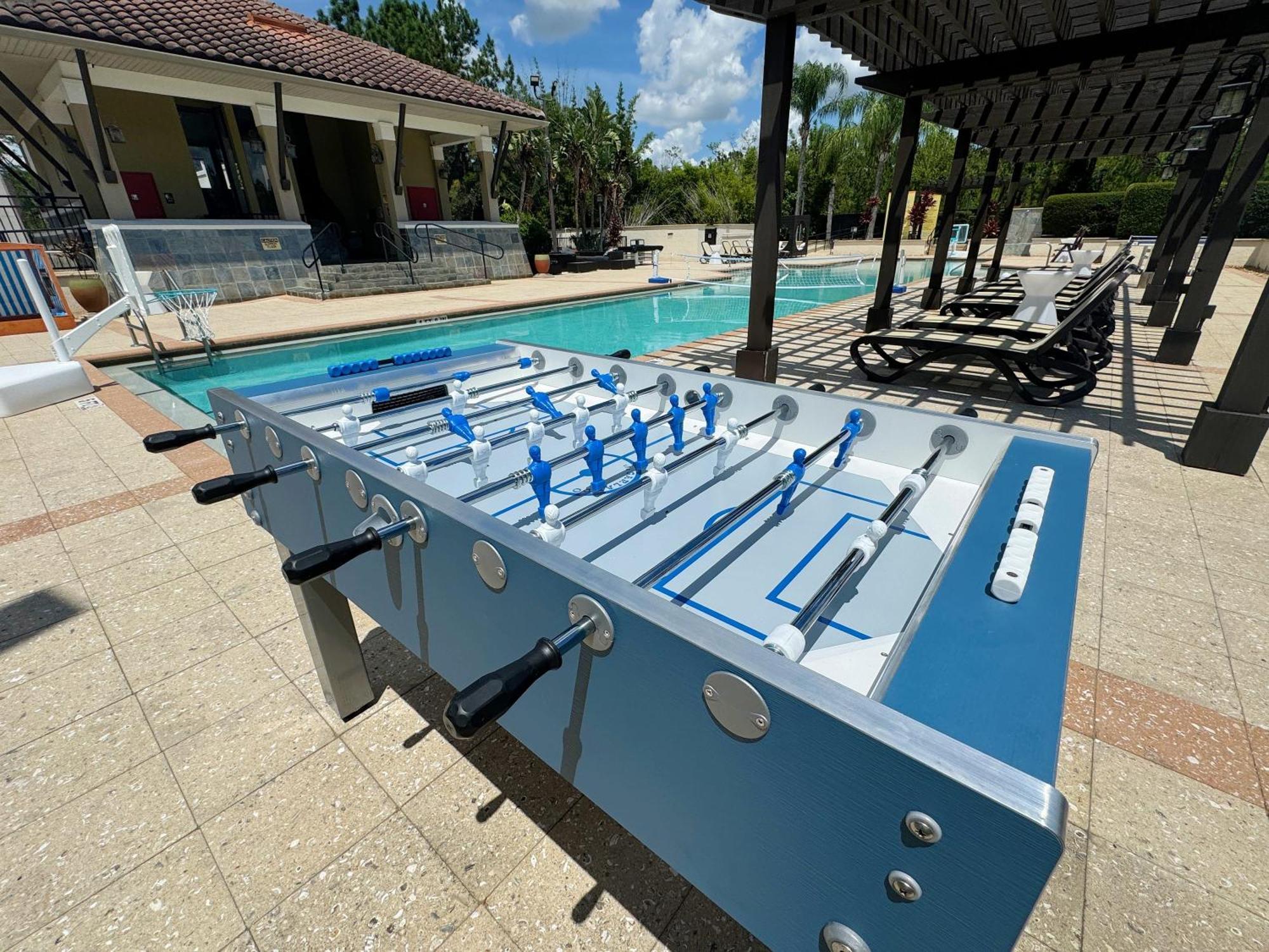 Deluxe Townhome - 5 Minutes From Holiday home Orlando