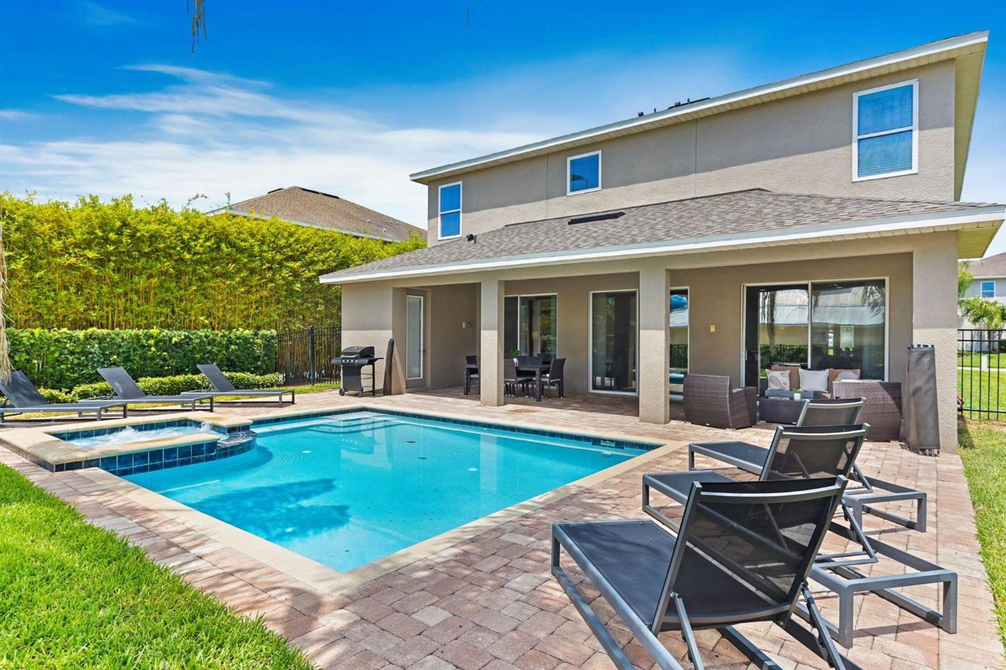 - Encore 581 Villa