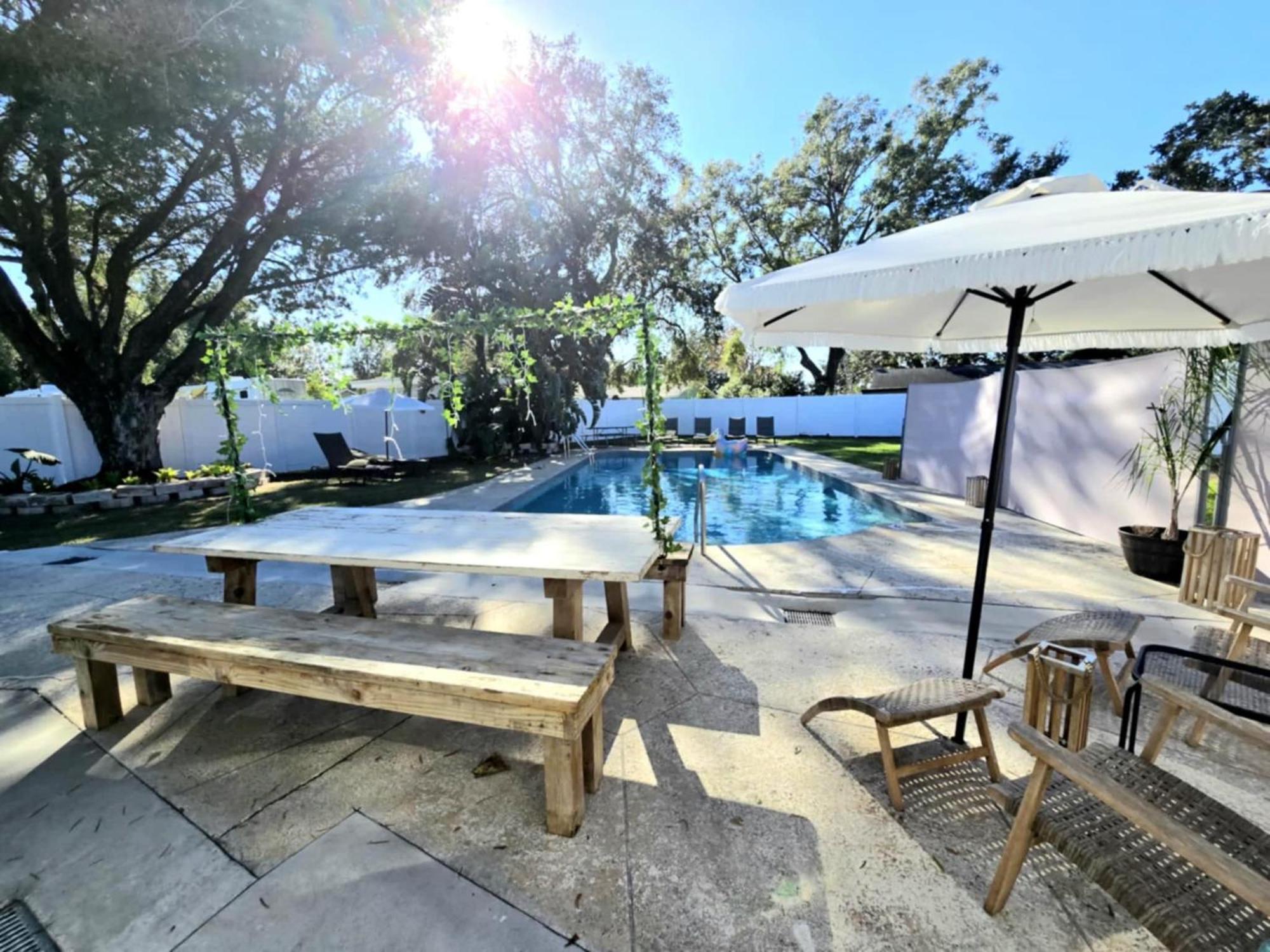 Sunshine Haven, Poolside Bliss, Disney, Game *