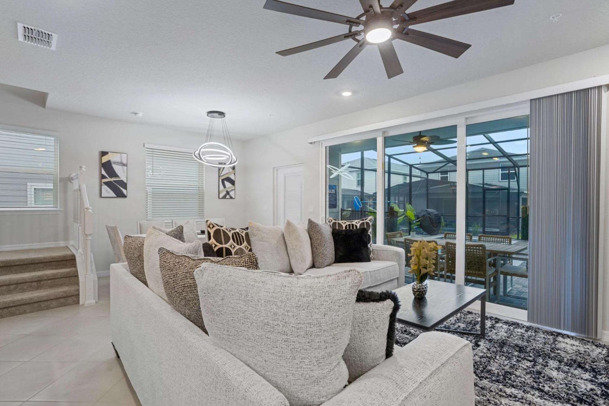Brand New 5 Bed In Windsor Cay