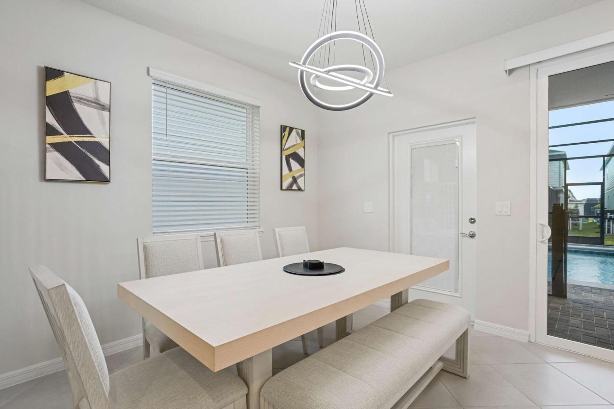 Brand New 5 Bed In Windsor Cay Villa *