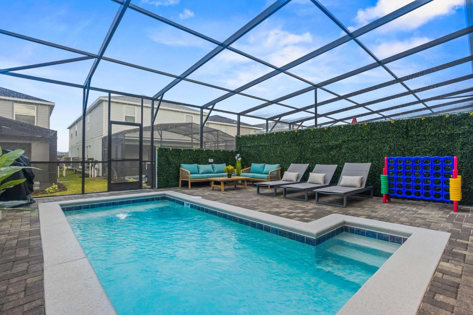 Villa Brand New 5 Bed In Windsor Cay *
