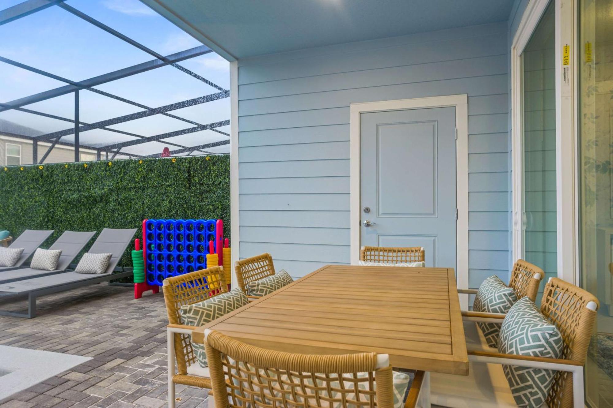 Brand New 5 Bed In Windsor Cay Villa