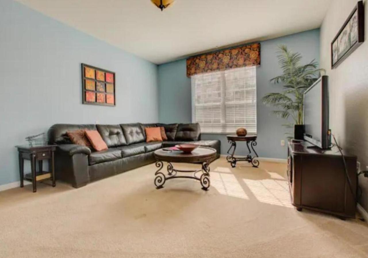 Gorgeous 1st-floor, End Unit W Lakeview Apartment Orlando