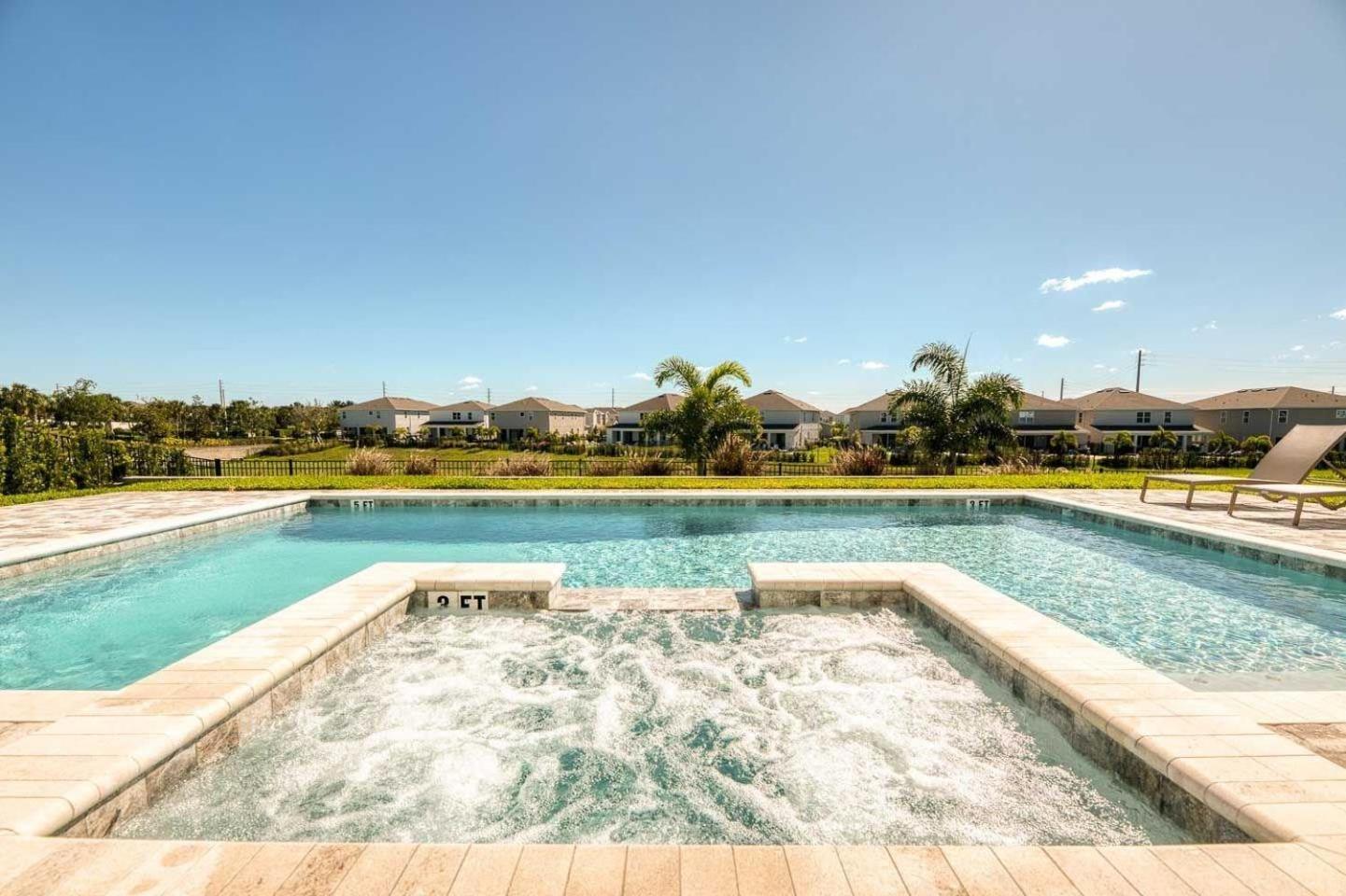 Ec448 - Colorful Getaway With Theater At Encore Holiday home