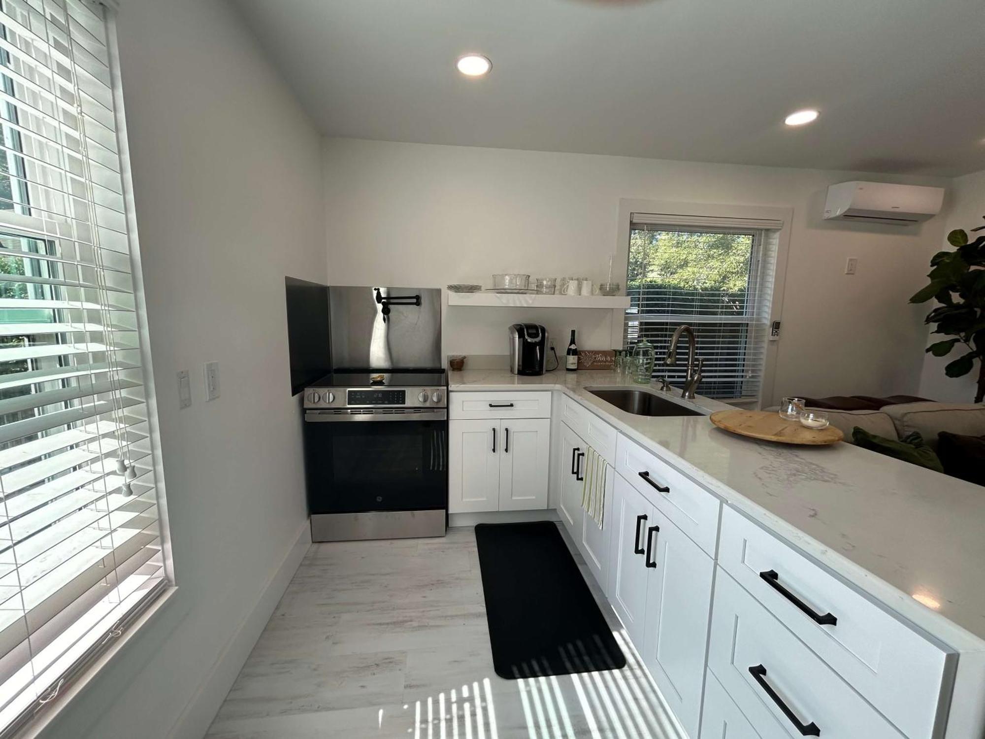Apartment Tiny House 10 Min From Oia Sleeps 2 *