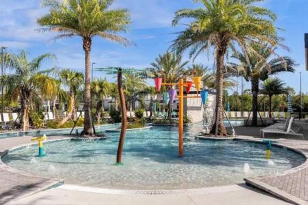 Lux 5br W Game Room, 4 & Private Poo Holiday home *