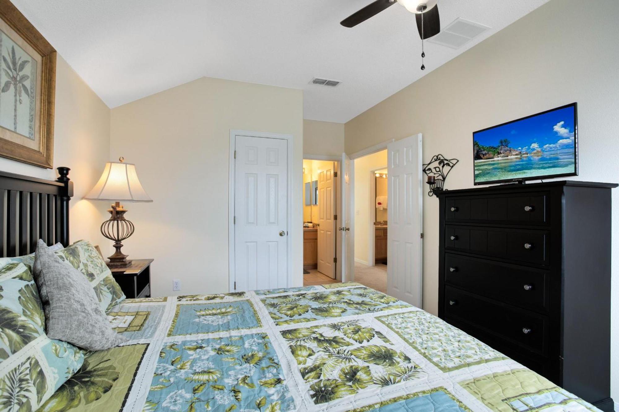Villa Tropical And Peaceful, 5 Bed With Pool & Orlando