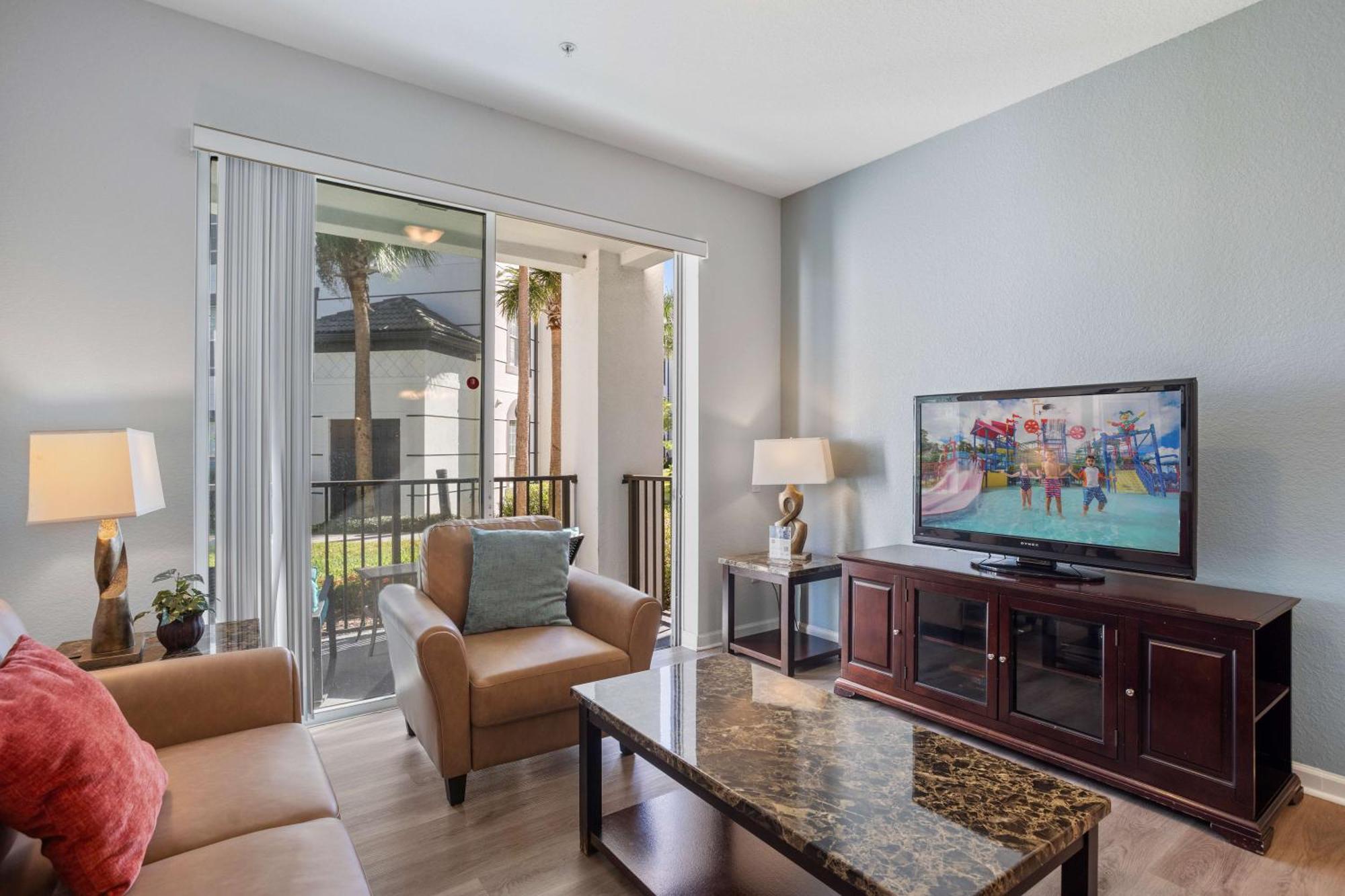 Cozy W Free Vista Cay Access Apartment