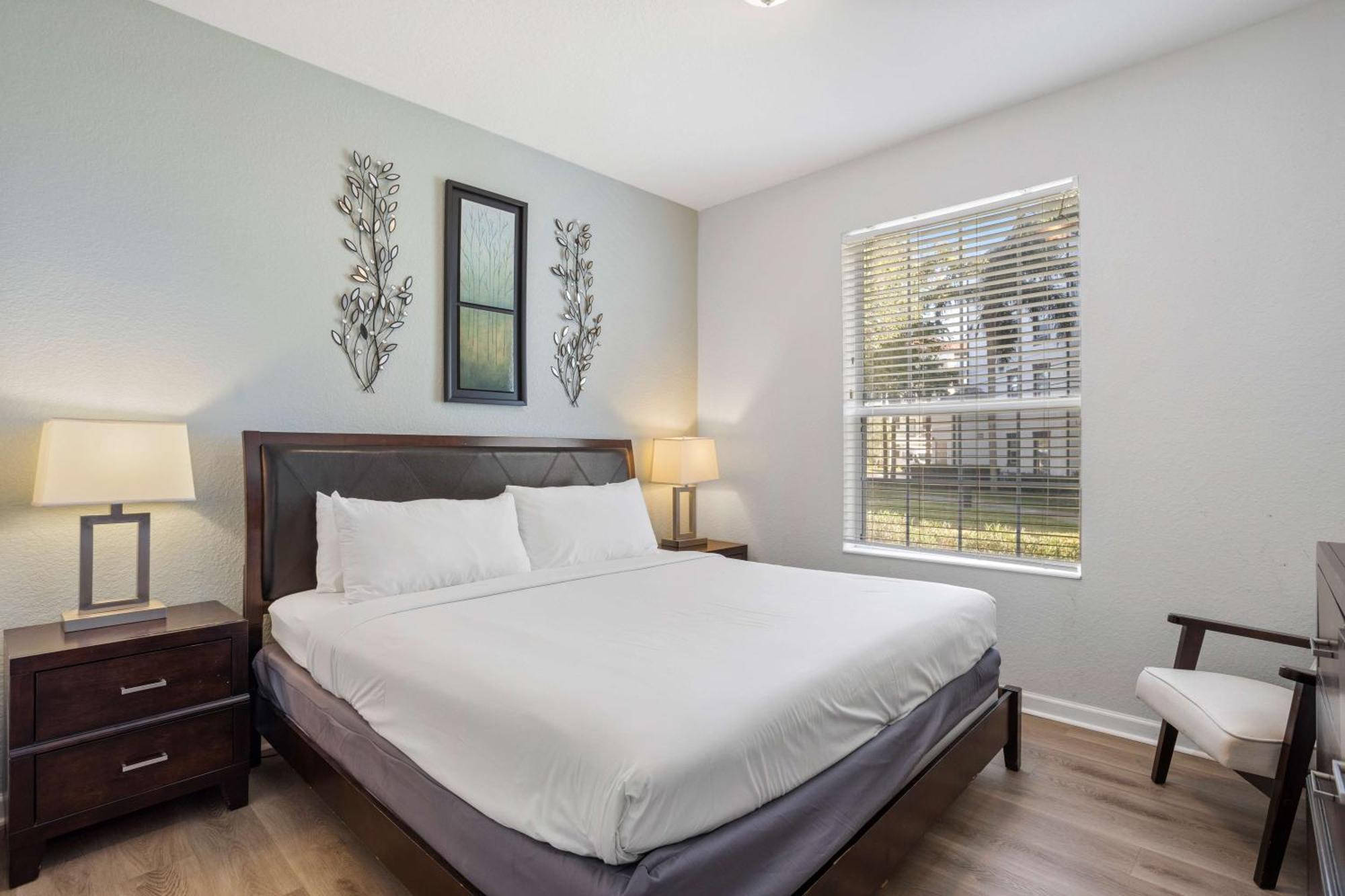 Cozy W Free Vista Cay Access Apartment *
