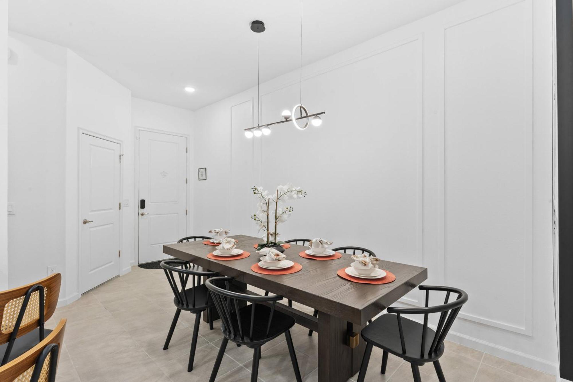 Lux 5br W Game Room, 4 & Private Poo Holiday home *