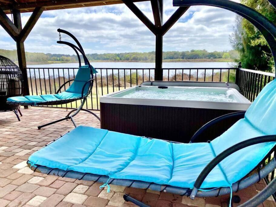 Themed Speak Easy With Pool, Hot Tub, & Holiday home