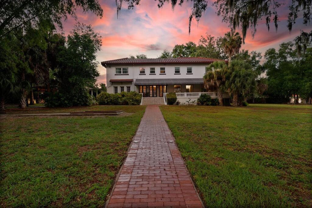 6 Bedroom Historic Holiday home *