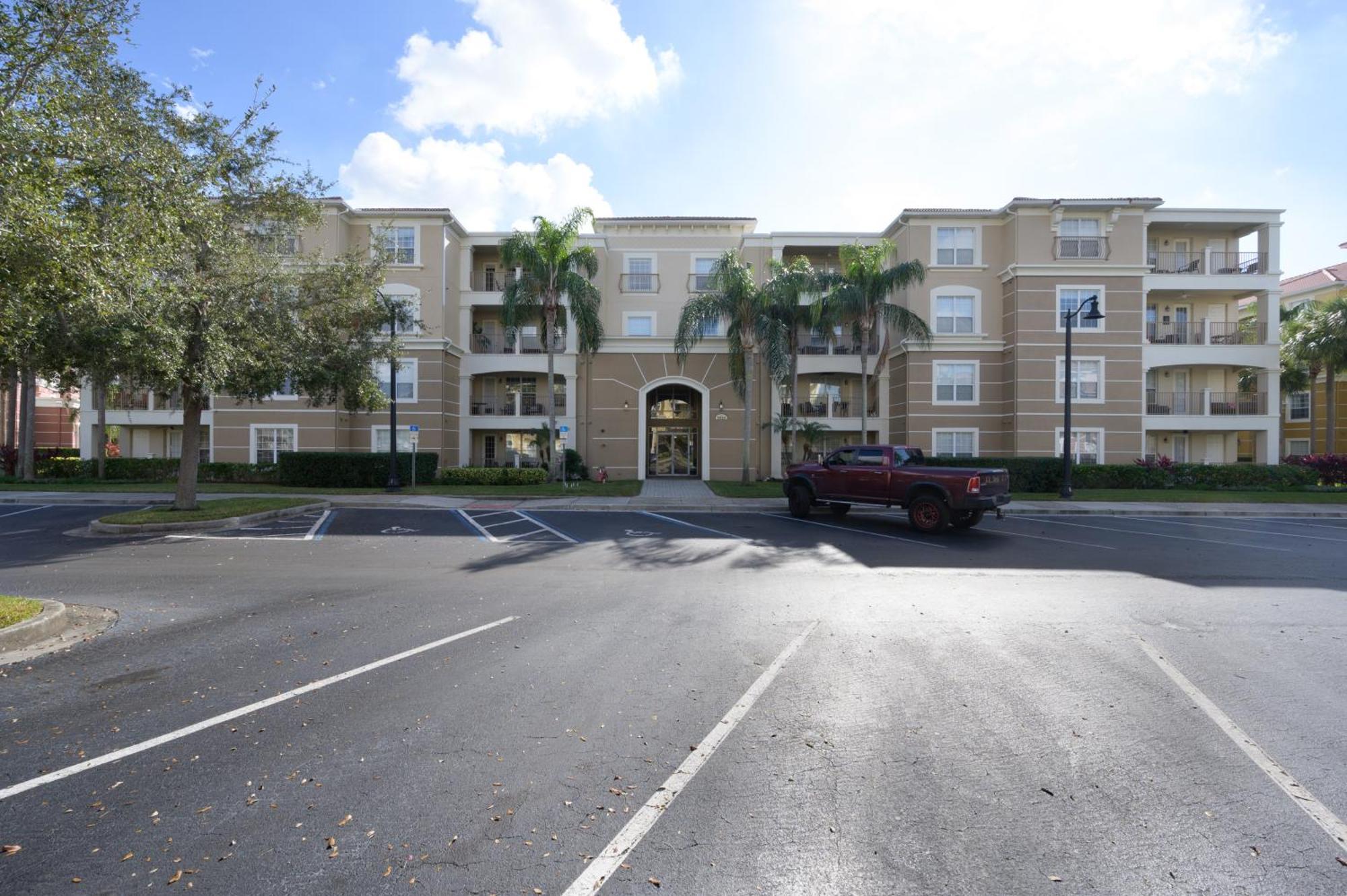 Beautiful View Condo, Vista Cay-1004 Apartment *