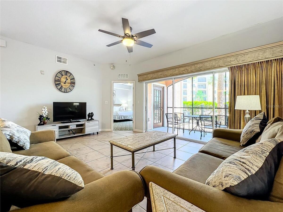 Spacious 3 Bed 3 Bath Luxury 5 Min From Apartment