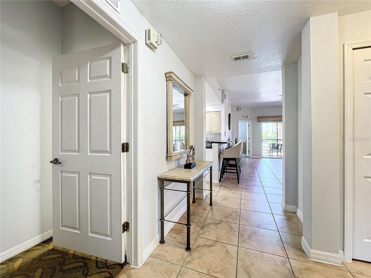 Spacious 3 Bed 3 Bath Luxury 5 Min From