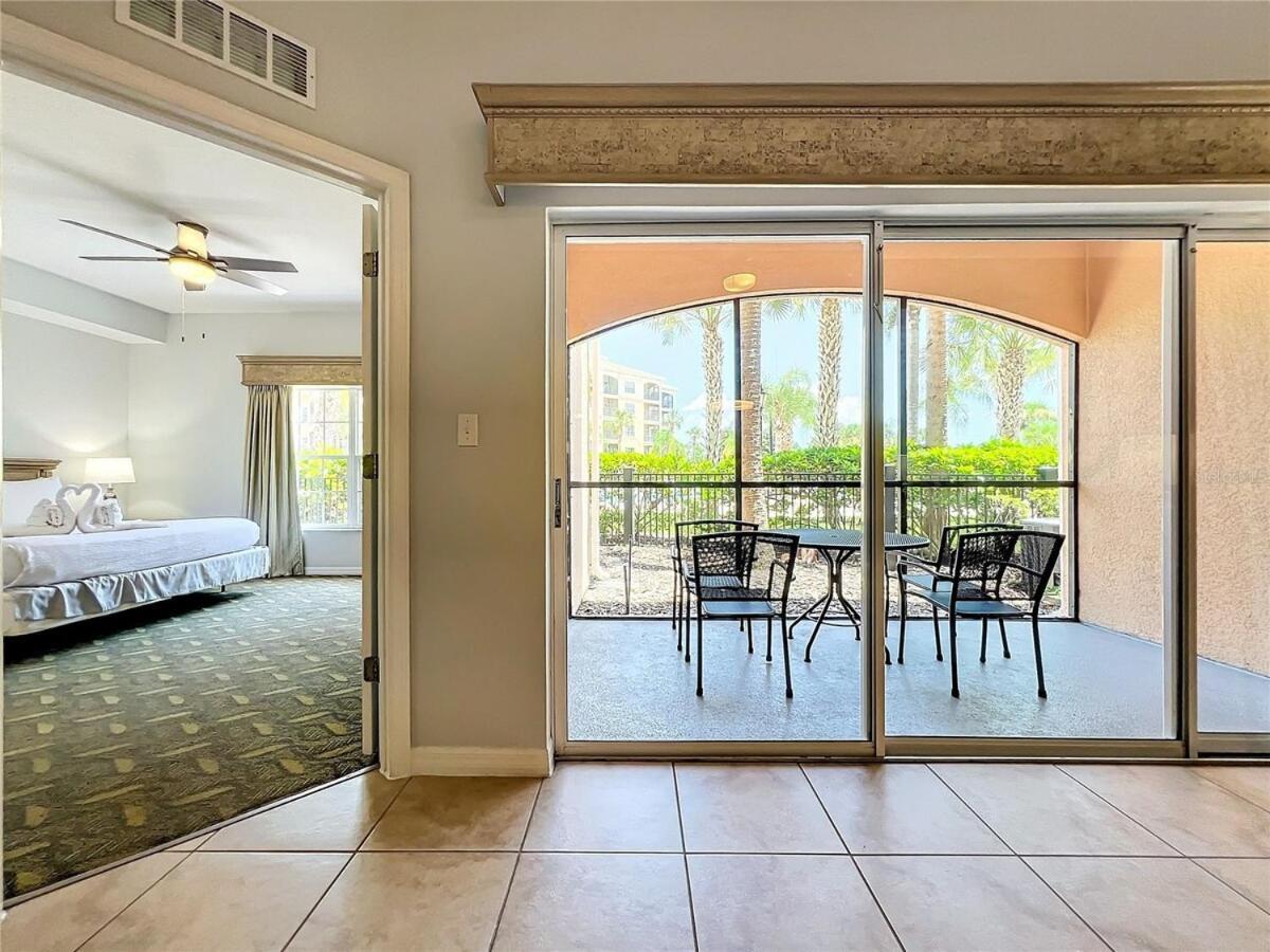 Spacious 3 Bed 3 Bath Luxury 5 Min From *