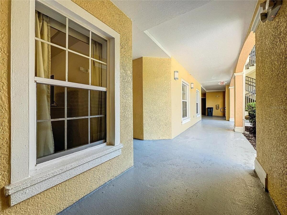 Spacious 3 Bed 3 Bath Luxury 5 Min From Apartment
