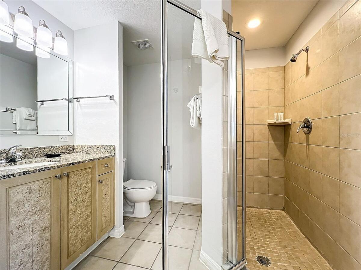 Apartment Spacious 3 Bed 3 Bath Luxury 5 Min From