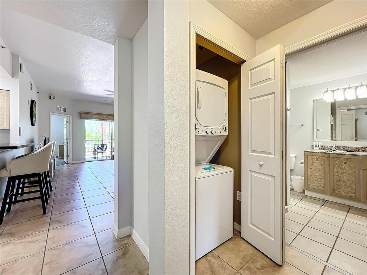Spacious 3 Bed 3 Bath Luxury 5 Min From