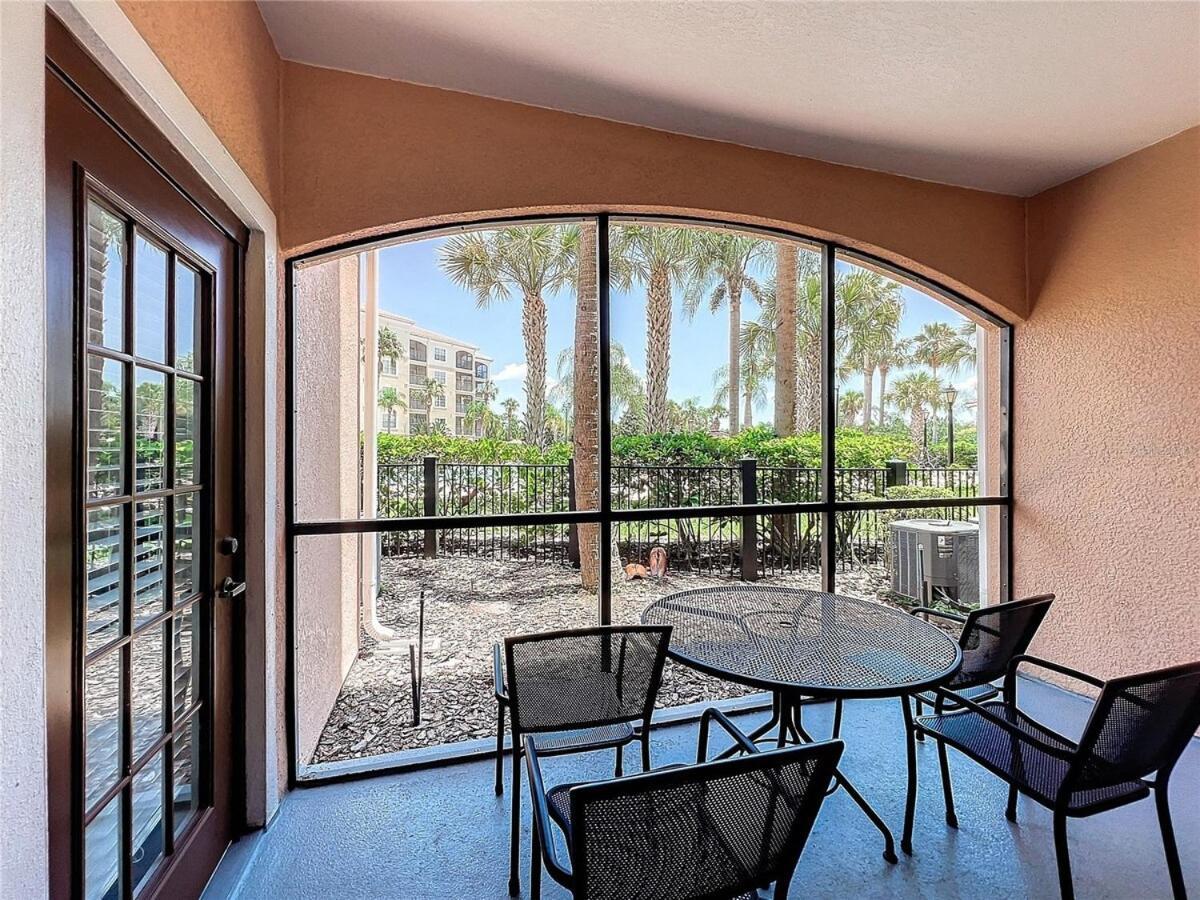 Spacious 3 Bed 3 Bath Luxury 5 Min From Apartment