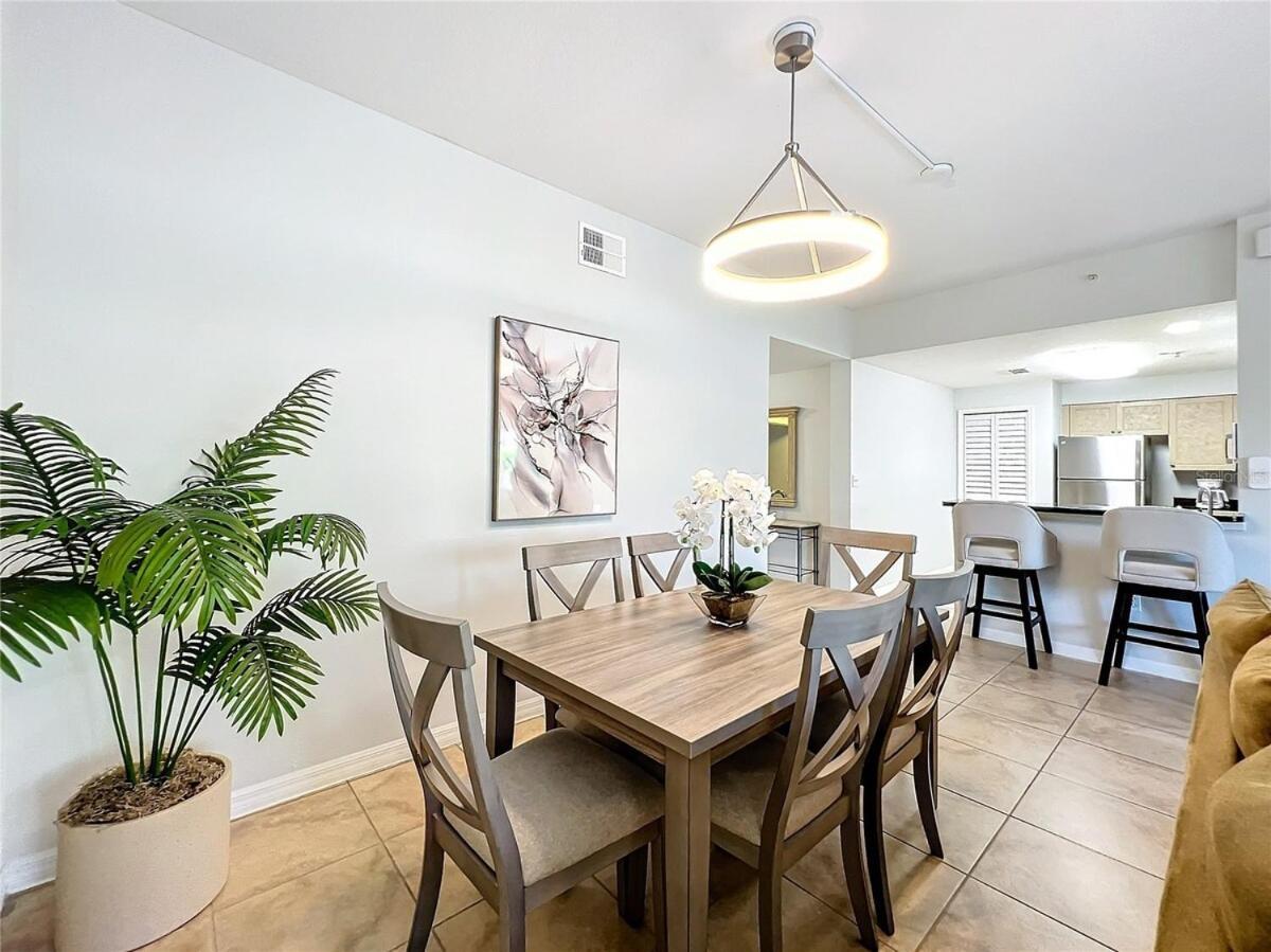 Apartment Spacious 3 Bed 3 Bath Luxury 5 Min From