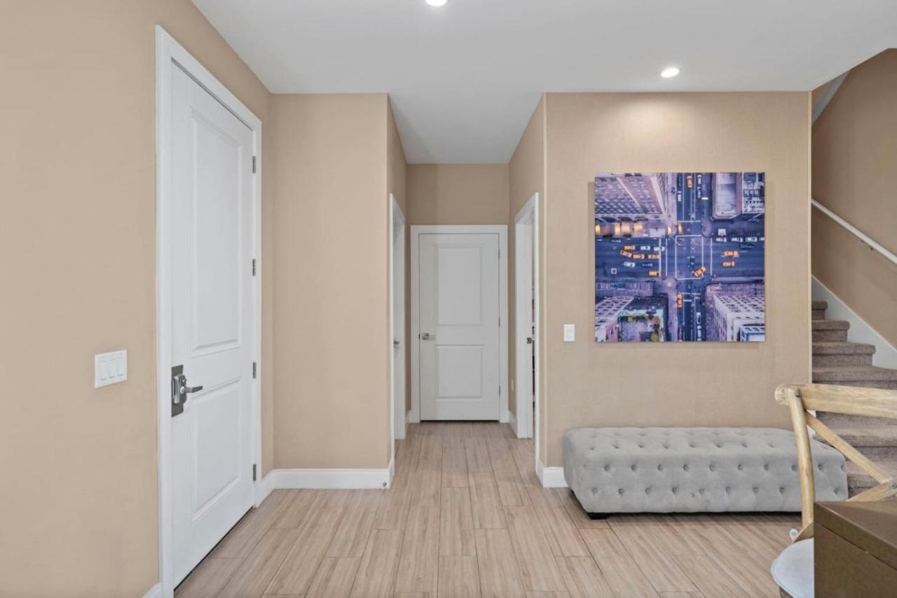 3 Bedroom 4 Bathroom Magic Village 3099 *