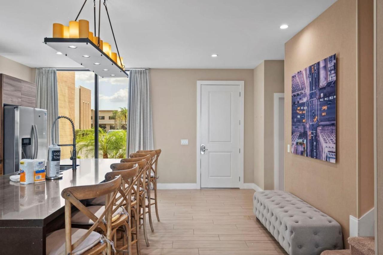 3 Bedroom 4 Bathroom Magic Village 3099 Holiday home *