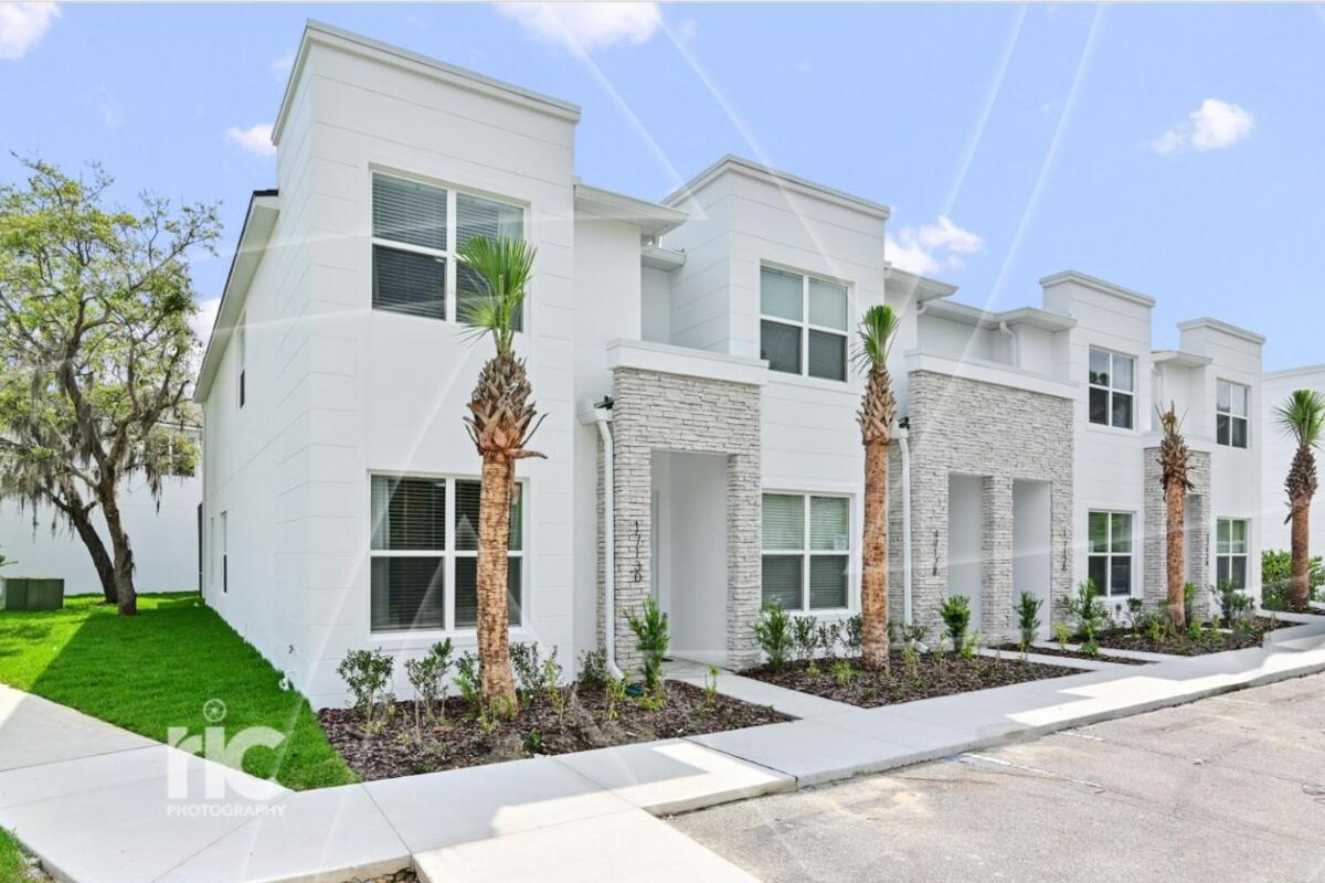New Luxury Dream Vacation With Gym, 70 Inch Tv, Private Pool, 4 Bedrooms, 3 Full Baths, High Speed Wifi * Orlando