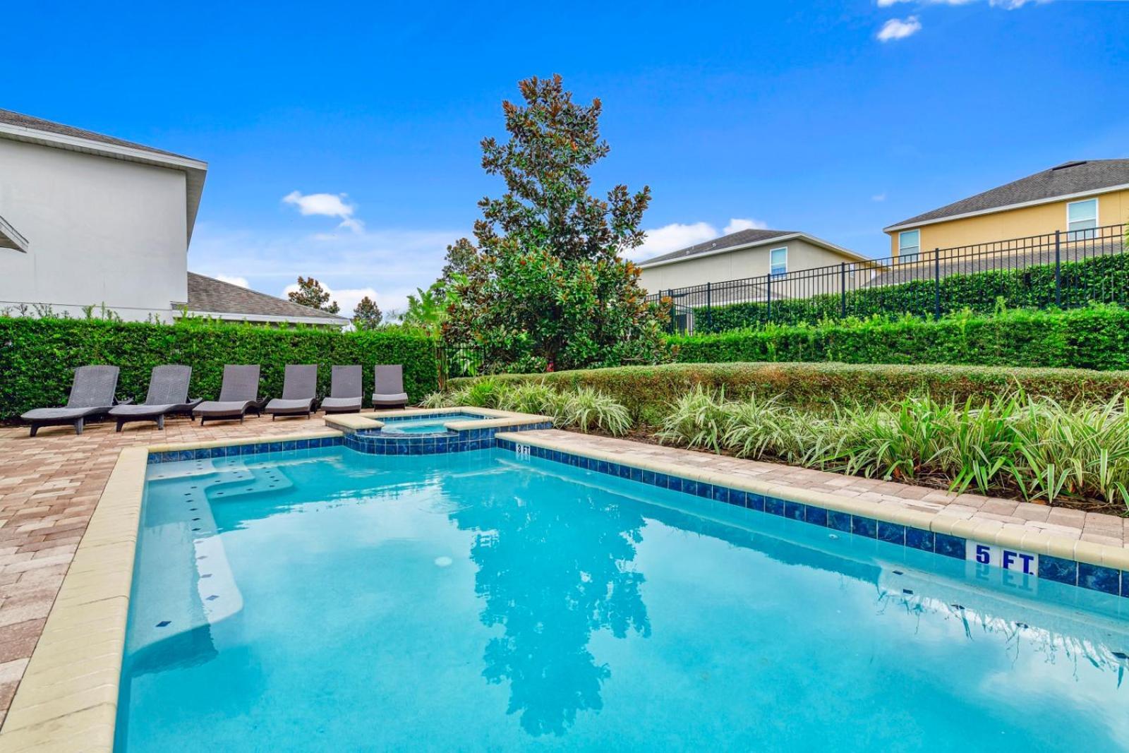 Amazing Near With Water Park Access By Rentyl - 7647w Holiday home