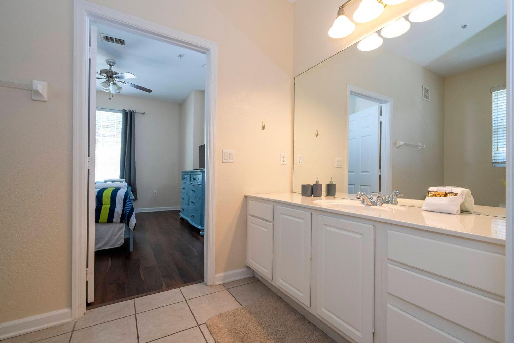 Cozy At Vista Cay Holiday home