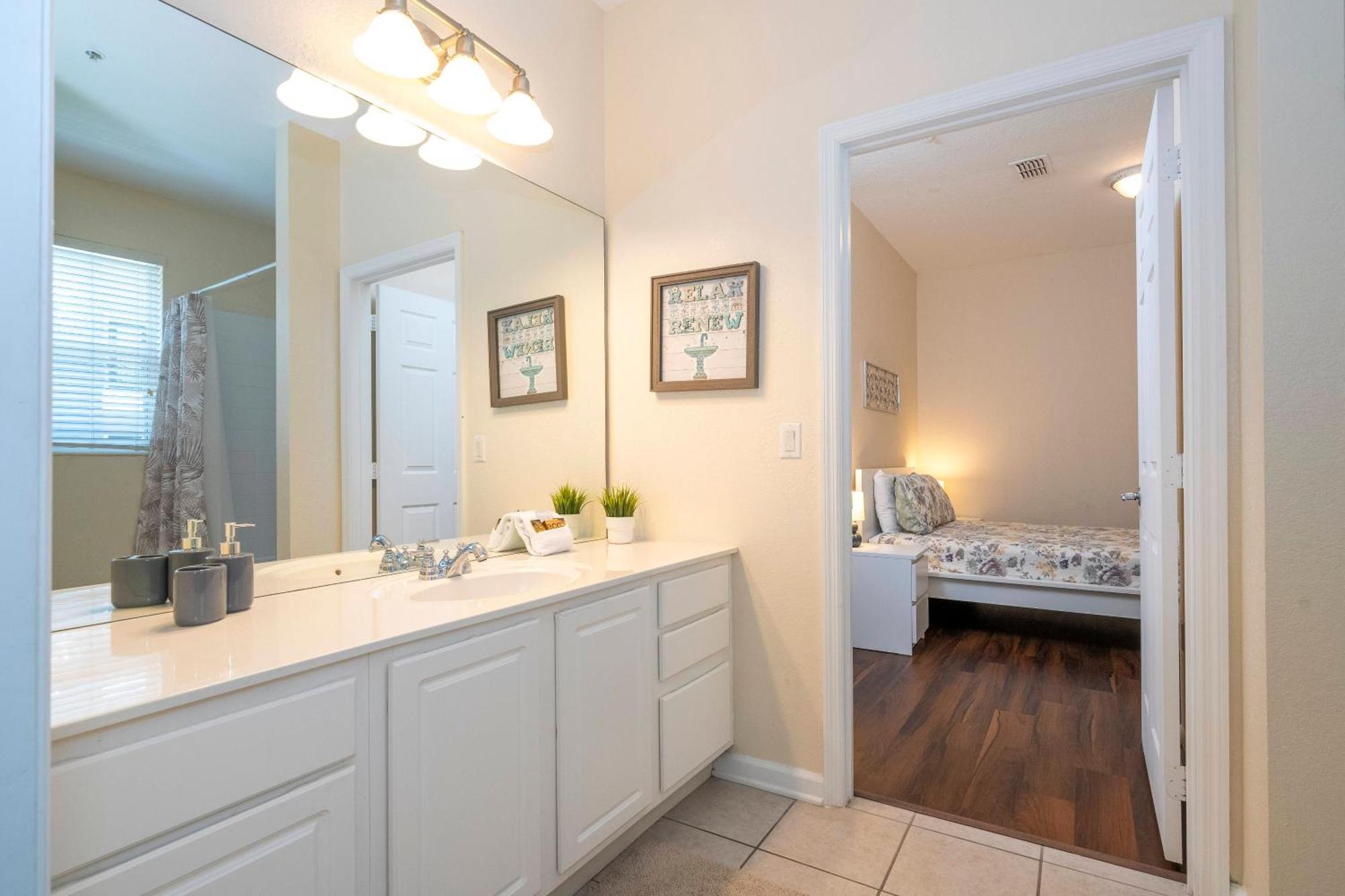 Cozy At Vista Cay Holiday home *