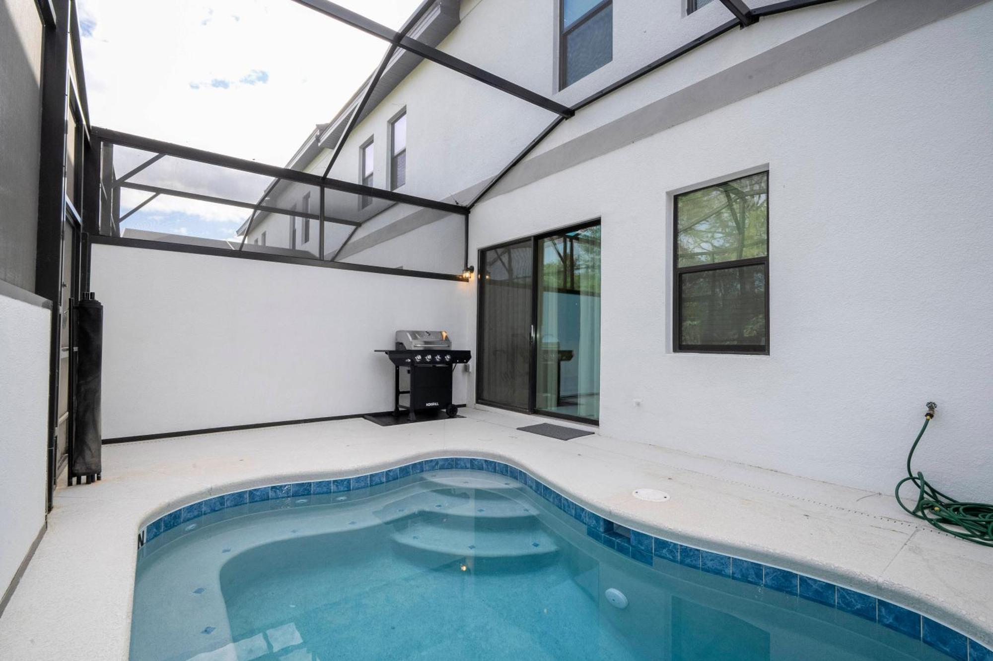 New 5bed Townhome Close To Sea World 10269 Holiday home