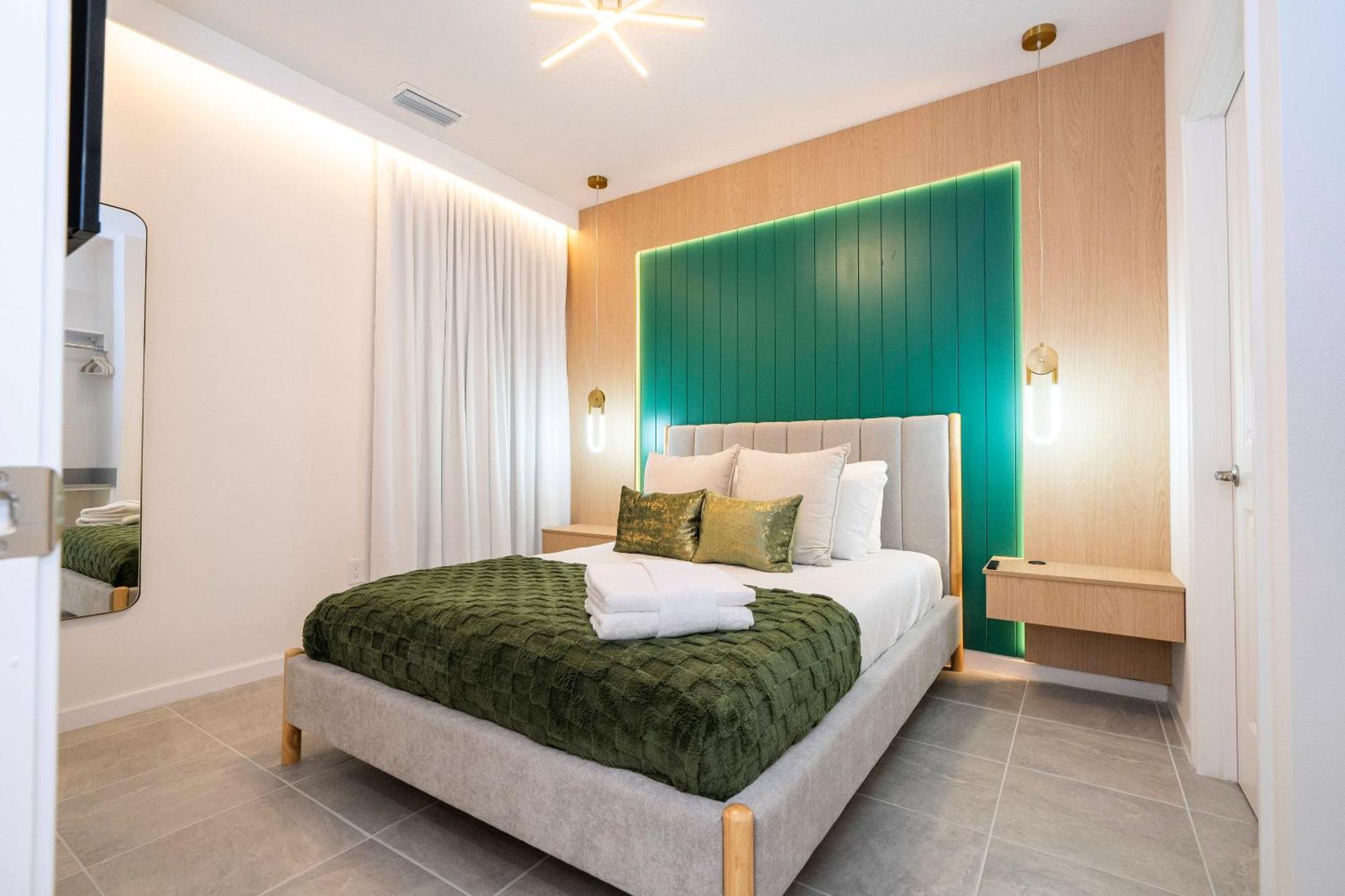 Holiday home New 5bed Townhome Close To Sea World 10269