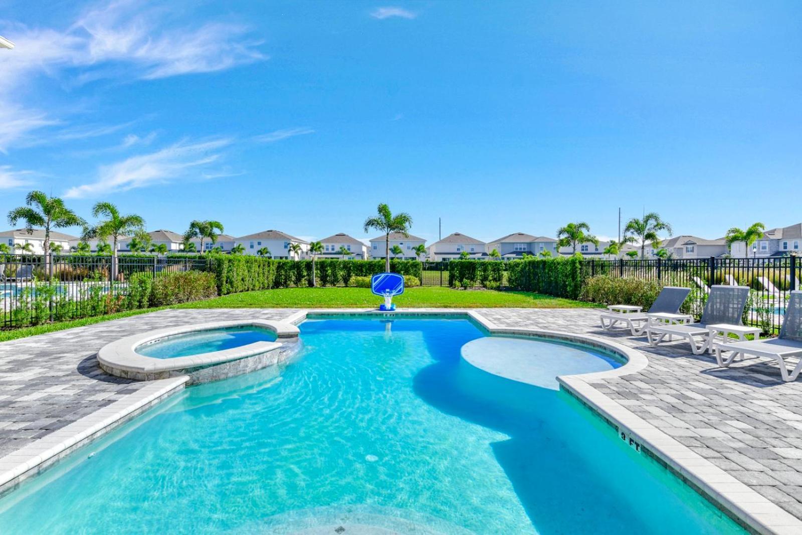 Welcoming Five Bedroom House With Private Pool Near At Encore By Rentyl - 267sf Holiday home