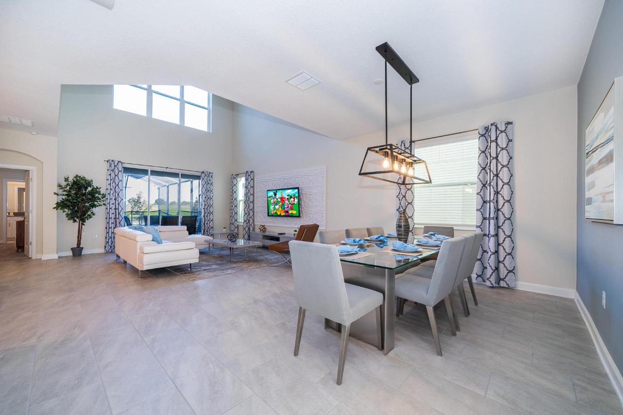 800mo 5 Bed/5 Ba