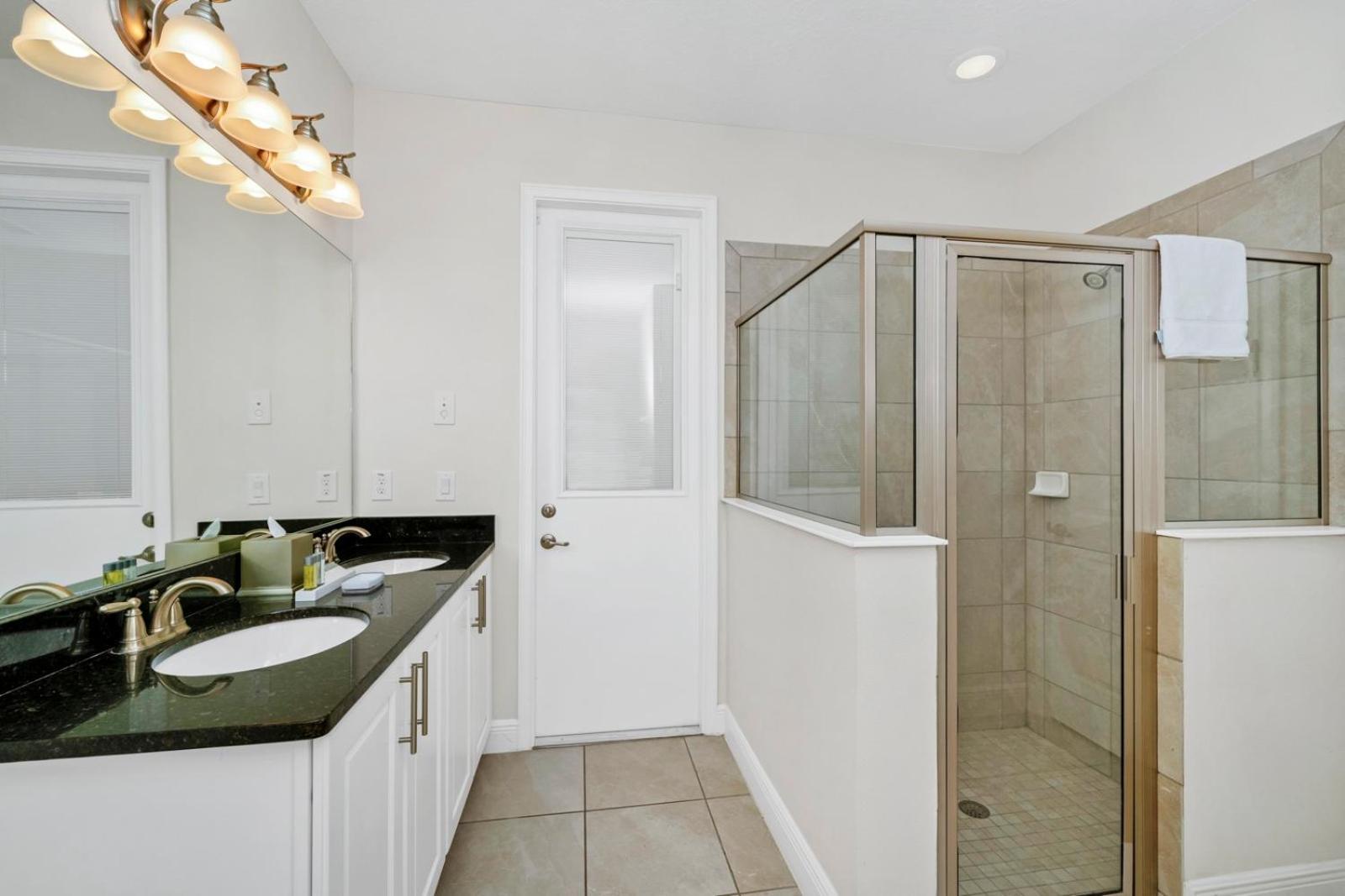 Spacious With Private Pool Near With Water Park Access At Encore By Renty - 7720ff Holiday home