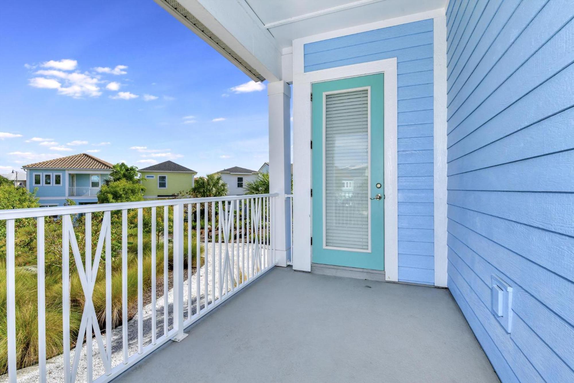 Sky Blue And Palm Trees Near With Margaritaville Access - 8071kd