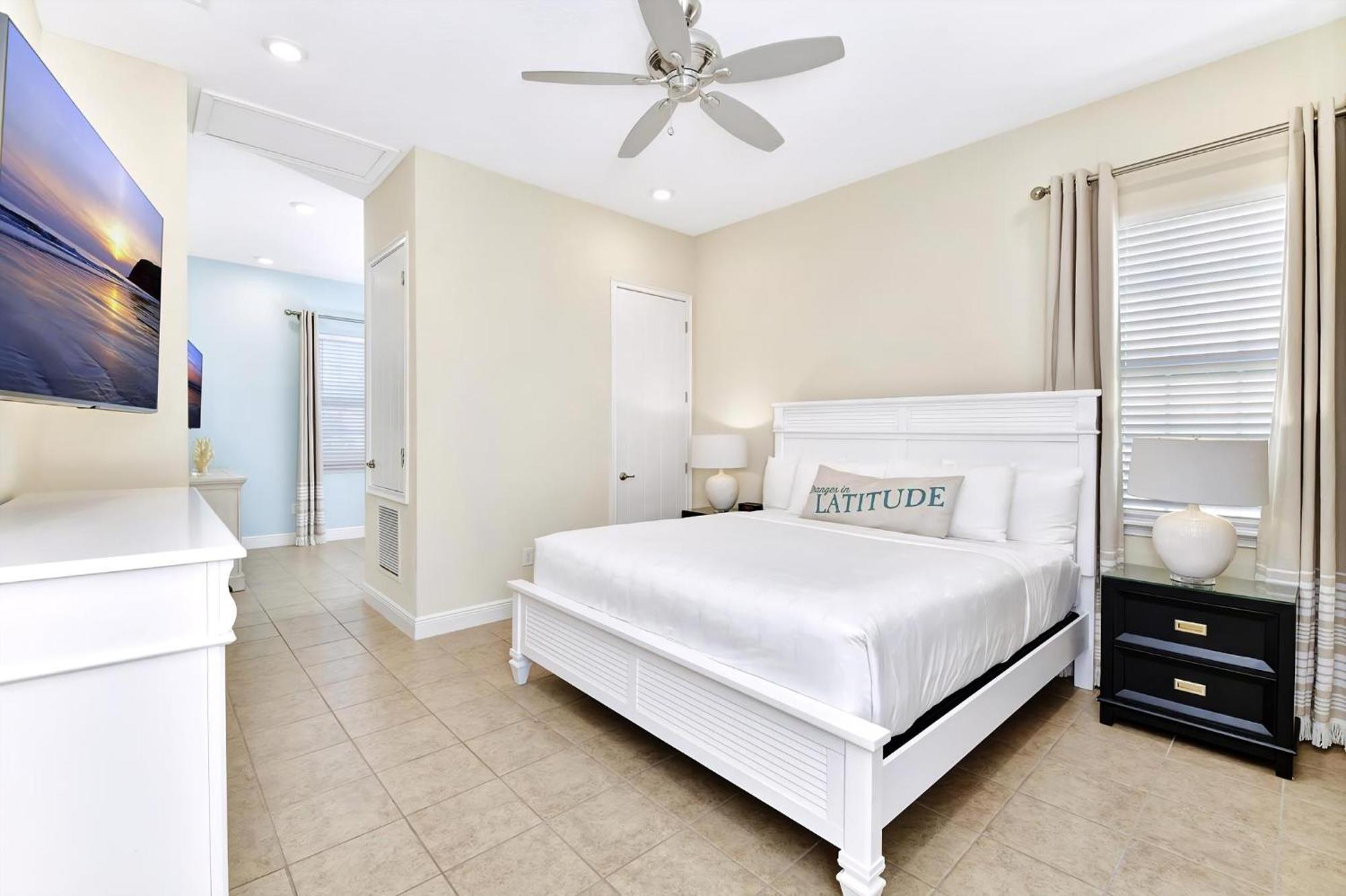 Casa Blanca With Hot Tub Near With Margaritaville Access - 8032su *