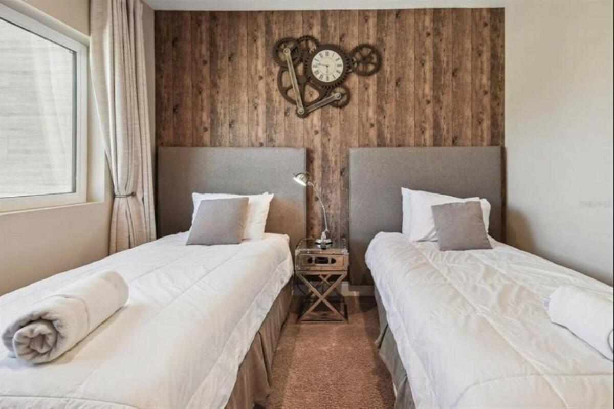 Holiday home Dluxx Magic Village 3 Miles From 7454