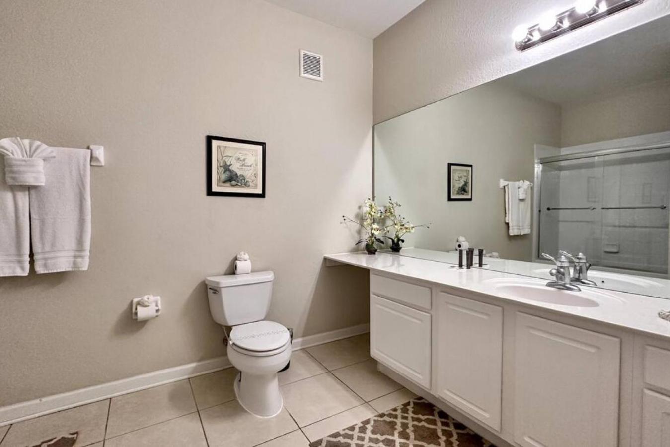 Is1 110 - Lakefront Unit - Near Major Attractions