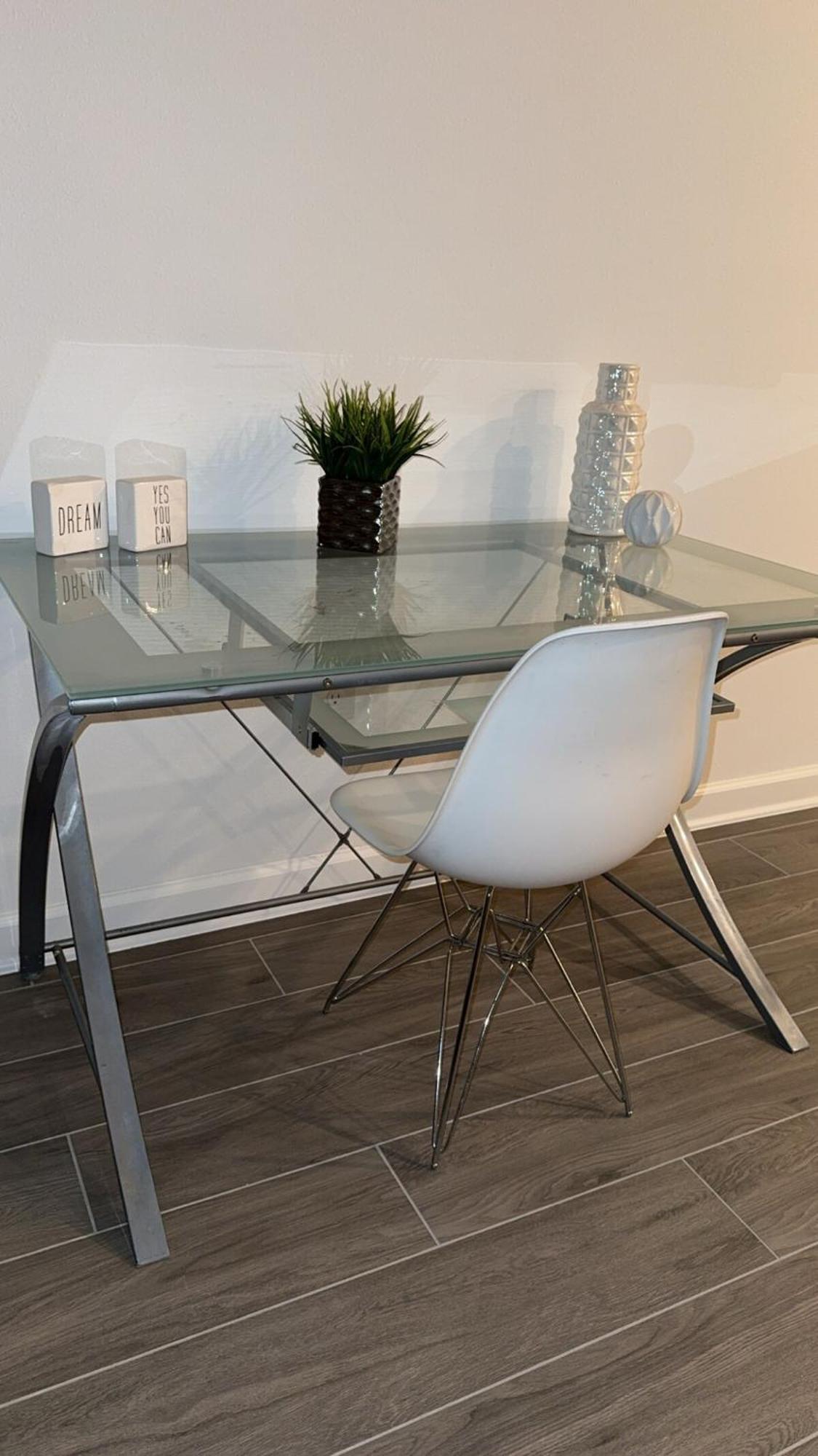 Storey Park One Bedroom Of Nona Apartment