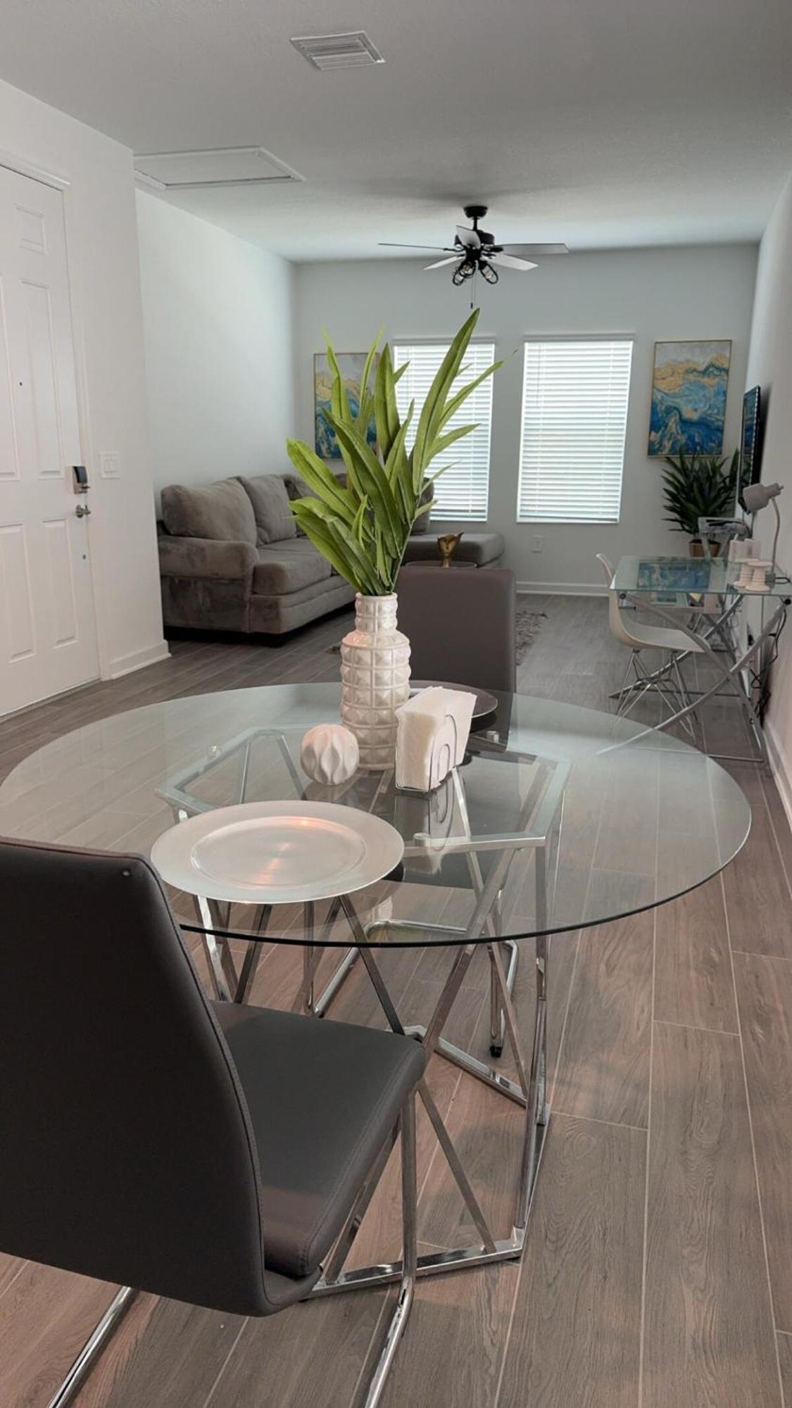 Storey Park One Bedroom Of Nona Apartment *