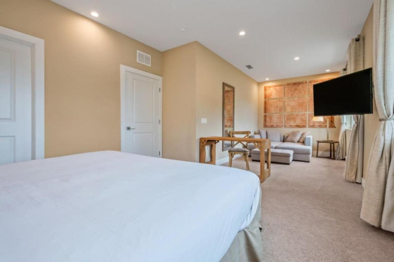 7485 - Luxurious 3 Bedroom Townhouse Behind Holiday home Orlando