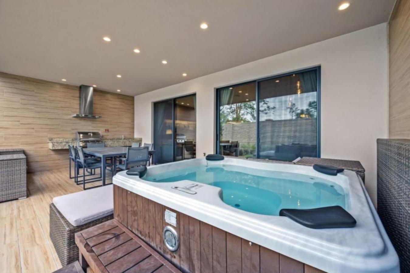 7485 - Luxurious 3 Bedroom Townhouse Behind Holiday home Orlando