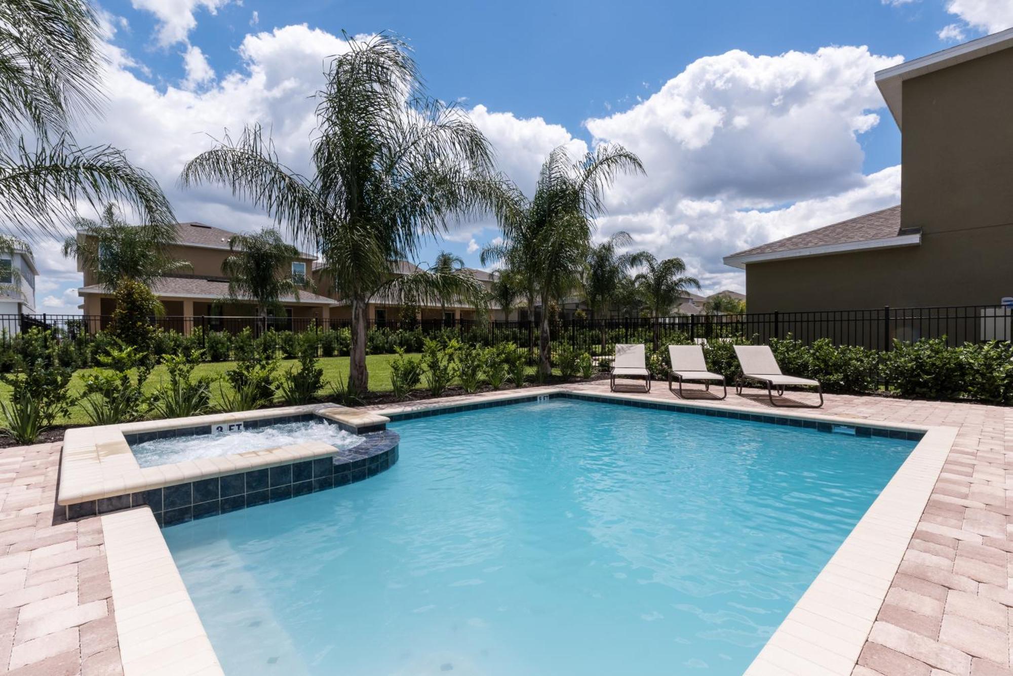 Welcoming Near With Water Park Access By Rentyl - 761l Villa