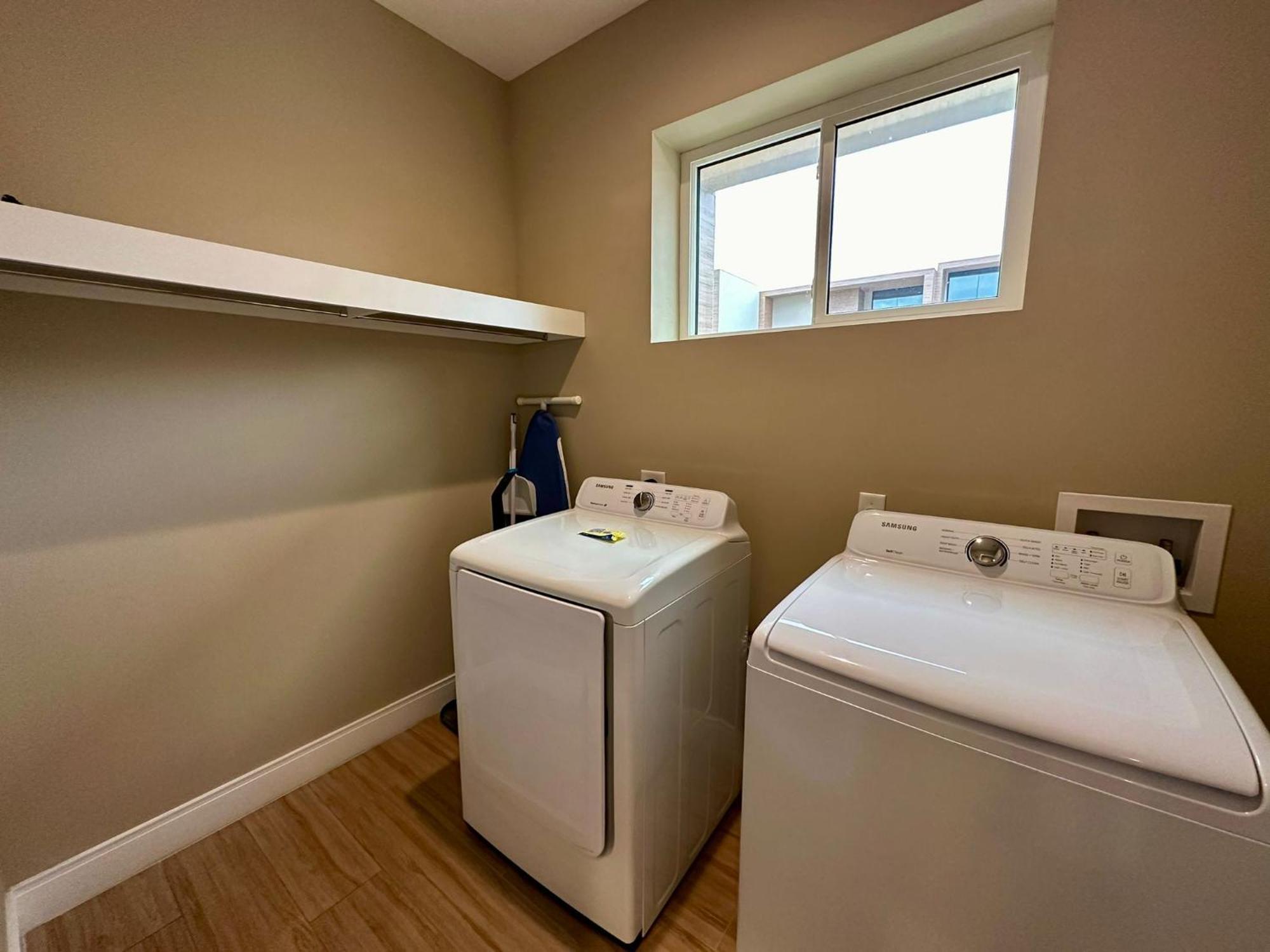 Villa Luxury In With Private Hot Tub - 7 Min From Parks - 3 Bedrooms And 4 Bathrooms! Orlando
